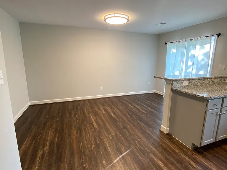 304 Bethune Dr — Photo 17