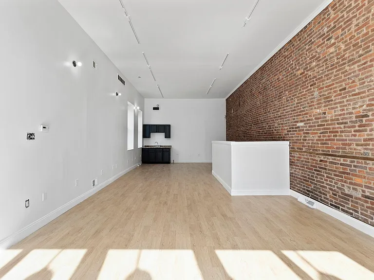 3401 Butler St #1 — Photo 6