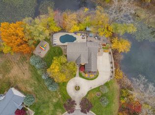 13000 Riviera Ct, South Lyon, MI 48178