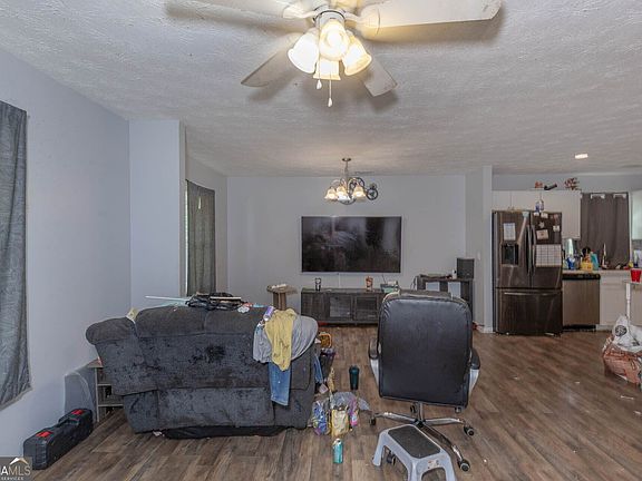 4th image of 4656 Illini Dr