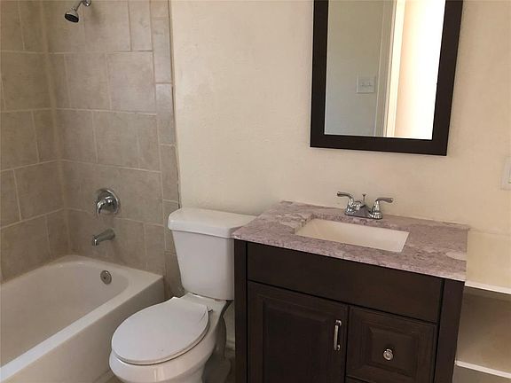 3rd image of 4321 Harvey Dr