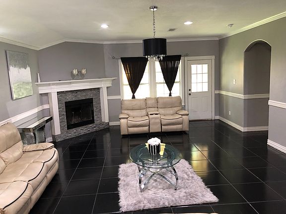 4th image of 2521 Avenue A