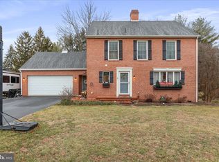 9319 Meadowbrook Dr, Waynesboro, PA 17268