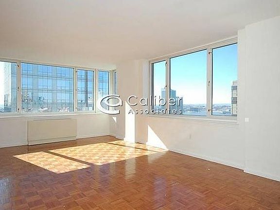 2nd image of 350 W 43rd St APT 27D