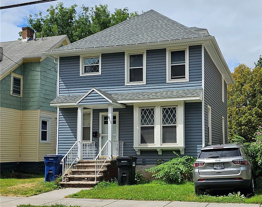 1st image of 611 Highland St
