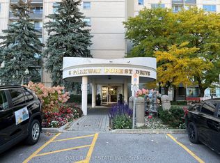 5 Parkway Forest Dr N #1610, Toronto, ON M2J1L2