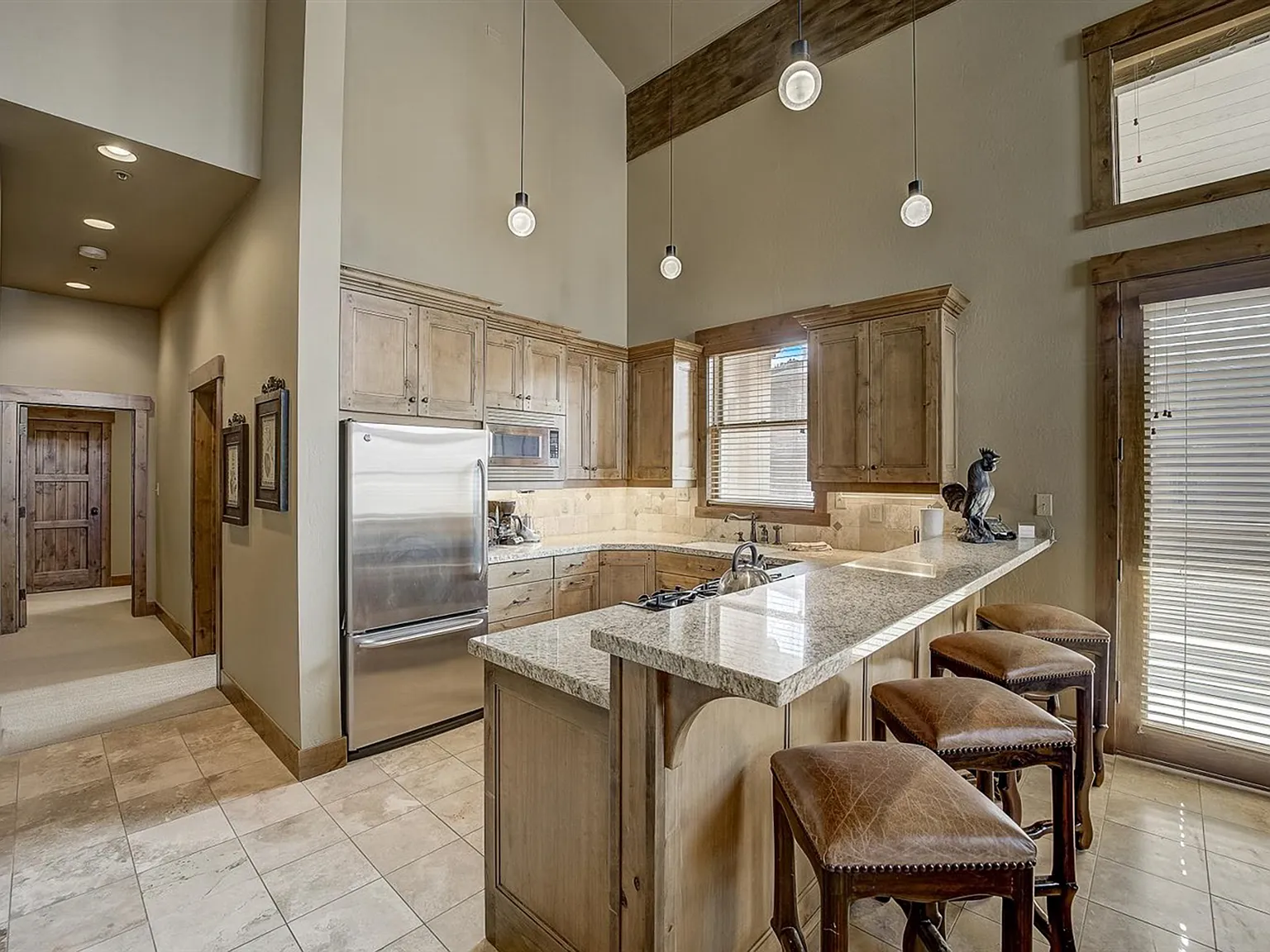 2 bed, 1597 sqft, $5,500 — Photo 3