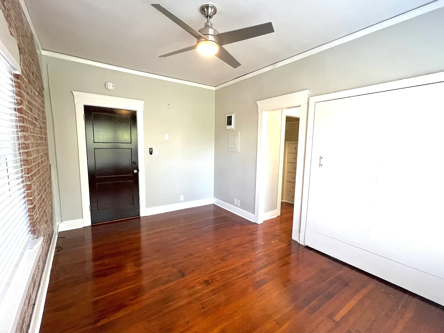Studio, 440 sqft, $1,595 — Photo 3