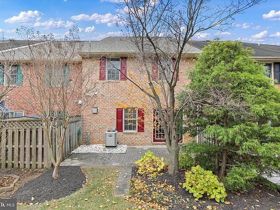 5th image of 1221 Lindsay Ln