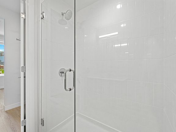 5th image of 665 N May St #503