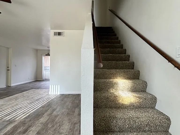 1017 Perdew Ave — Photo 2