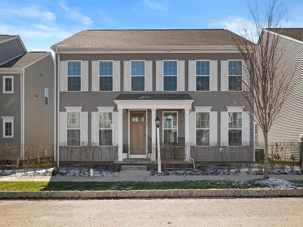 715 Withers Park Dr, Cranberry Township, PA 16066