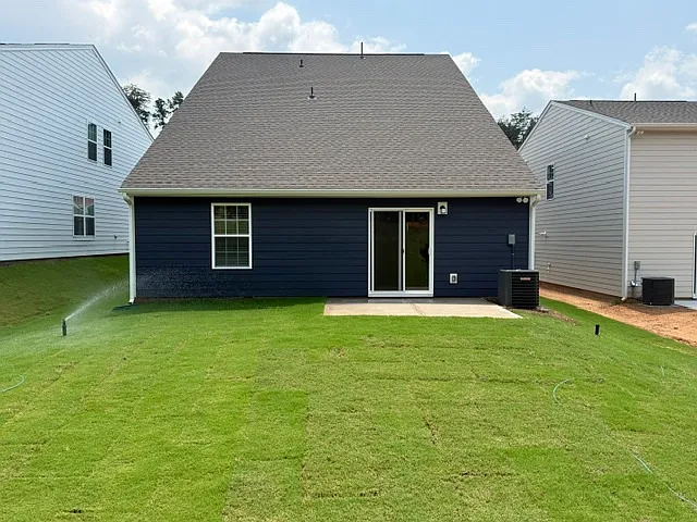 5 bed, 2.5 bath, 2306 sqft, $2,650 — Photo 2