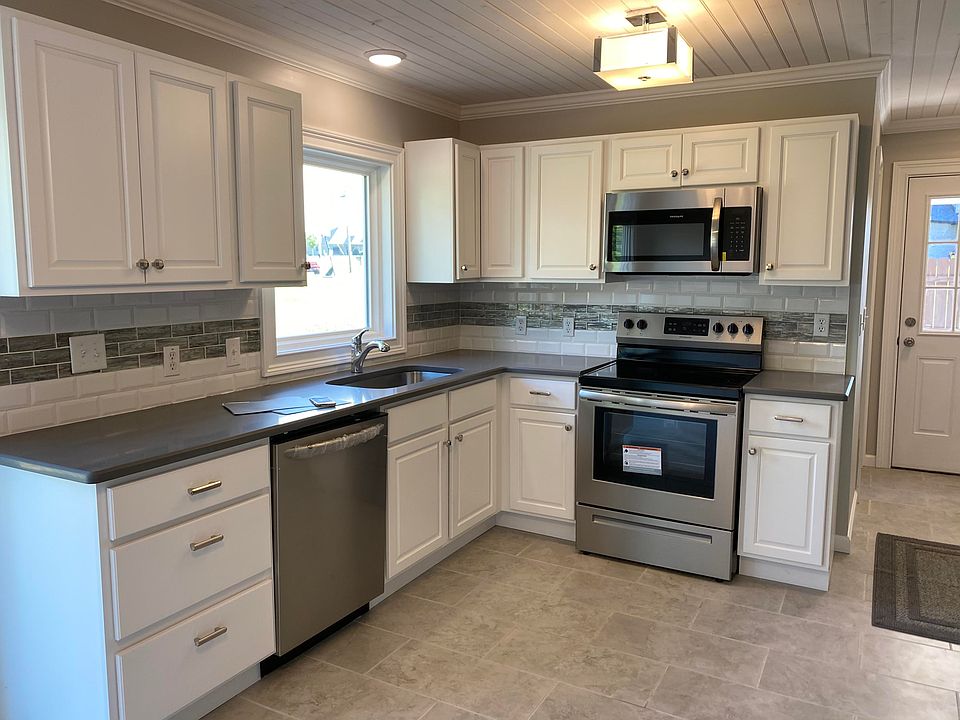 1st image of 204 Hicks Ln #0