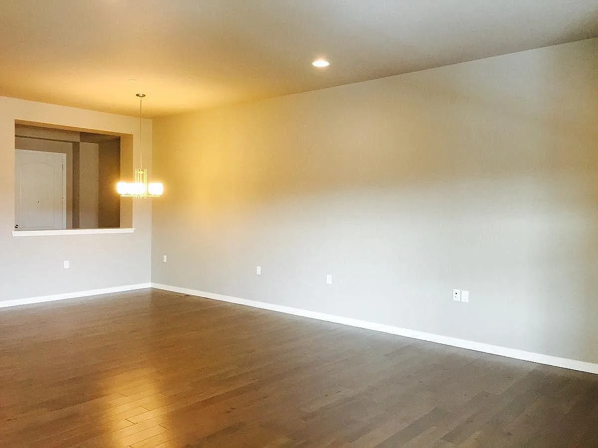 4 bed, 3.5 bath, 3780 sqft, $4,190 — Photo 4