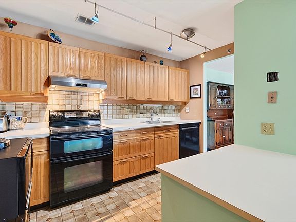 5th image of 1 Seal Harbor Rd APT 615
