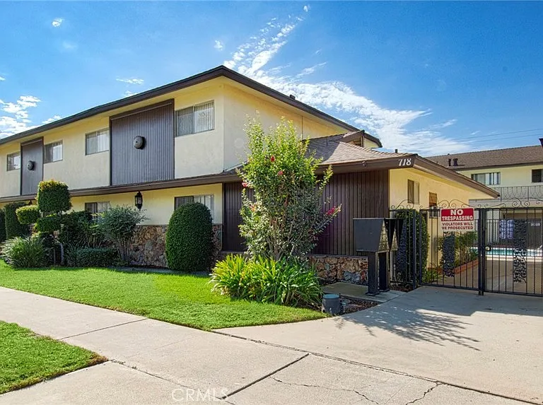 718 W Center St — Photo 1