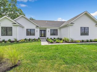 14 Deer Run Rd, Middlebury, CT 06762