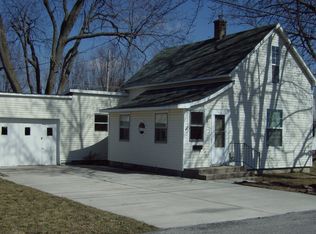 323.5 N Keyser Ave, Deshler, OH 43516