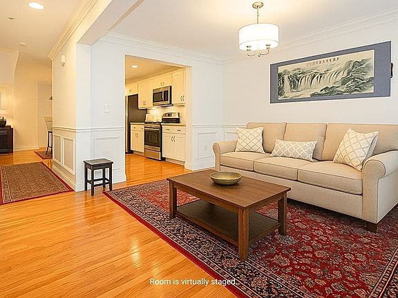3rd image of 8 Stagecoach Cir #4