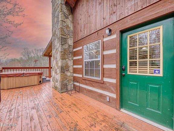 5th image of 998 Emilyville Way