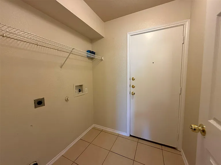 228 Altamont St — Photo 7