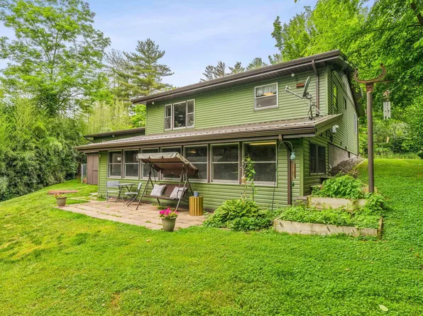 320 Locust Ln, Senecaville, OH 43780