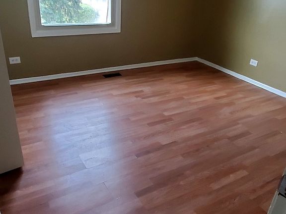 4th image of 1716 Queensbury Cir #1716