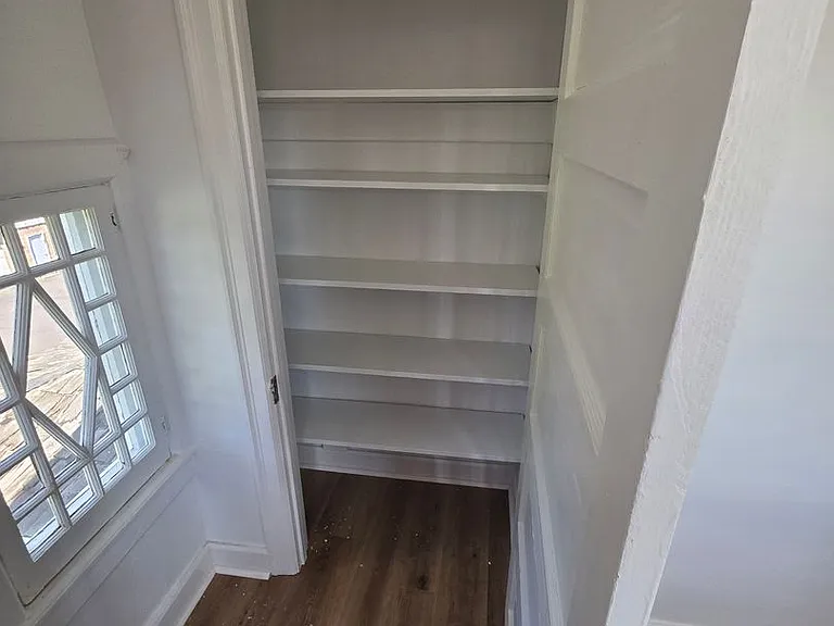1858 Guernsey Ave — Photo 23