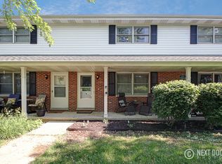 115 Colonial Pkwy UNIT B, Yorkville, IL 60560