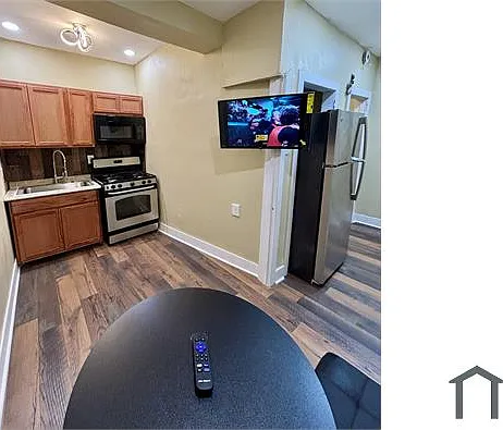 1514 W Champlost St #2R