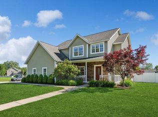 5969 Longhorn Trl, Stevensville, MI 49127