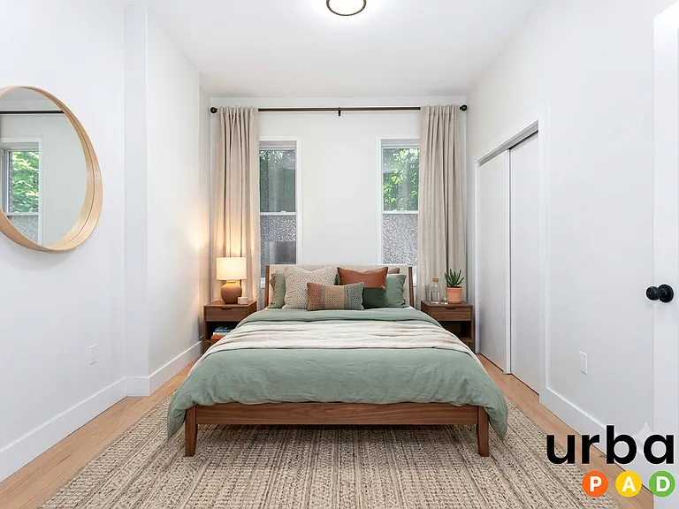828 Halsey St #2B — Photo 3