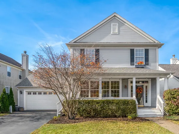 527 Horizon Dr W, Saint Charles, IL 60175