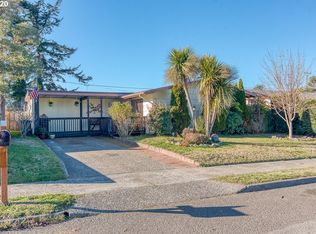 1742 Grant St, North Bend, OR 97459
