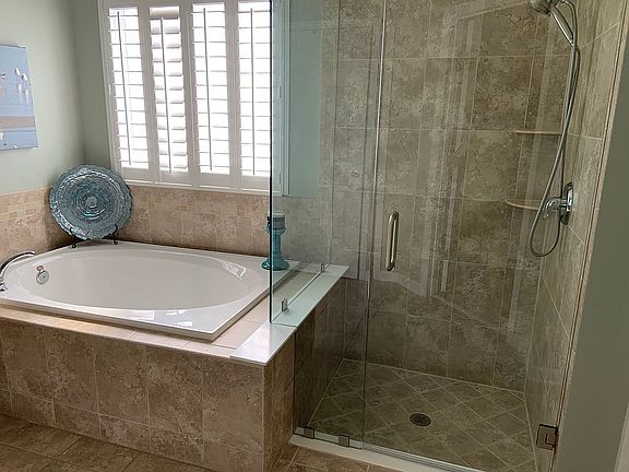 5th image of 24 Captiva Dr
