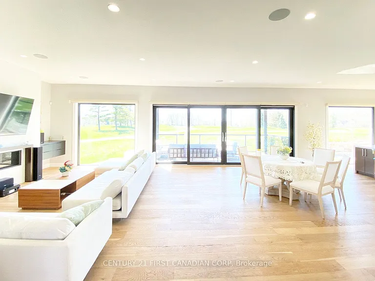 53 Edwin Dr — Photo 5