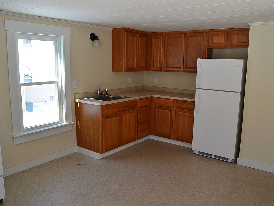 2nd image of 9 Pearl St #1