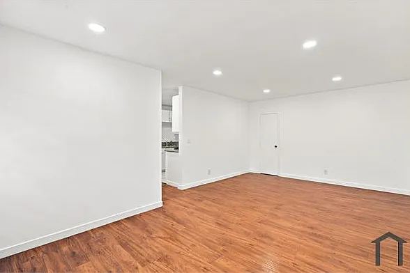 956 Elden Ave #G — Photo 3