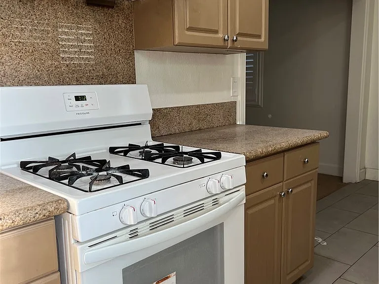 7657 Teesdale Ave — Photo 6