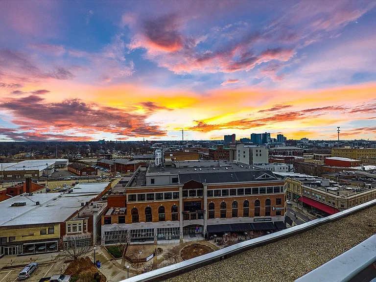 301 N Neil St #808-809 — Photo 2