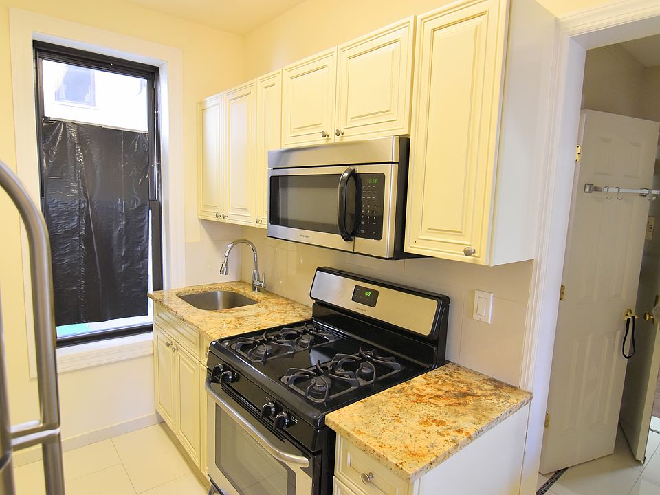 1st image of 780 E 2nd St APT L