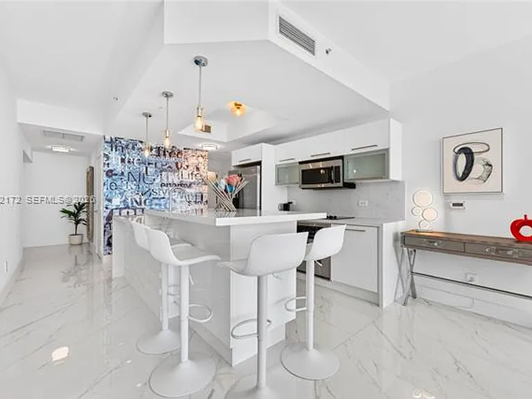 888 Biscayne Blvd #2404 — Photo 8