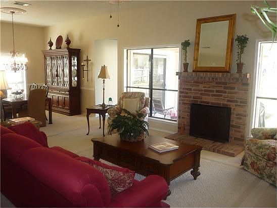 2nd image of 500 Magnolia Cir