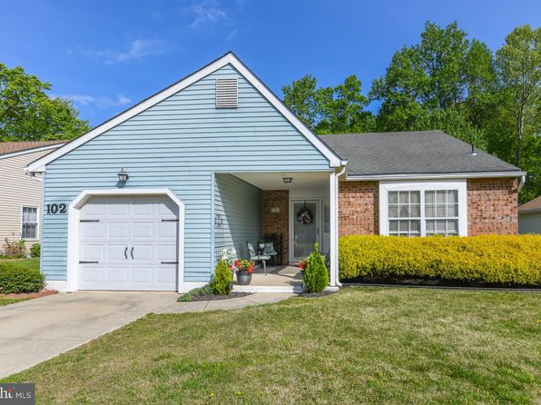 102 Lakebridge Dr, Deptford, NJ 08096