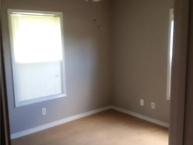 2110 S Emma Ave — Photo 5