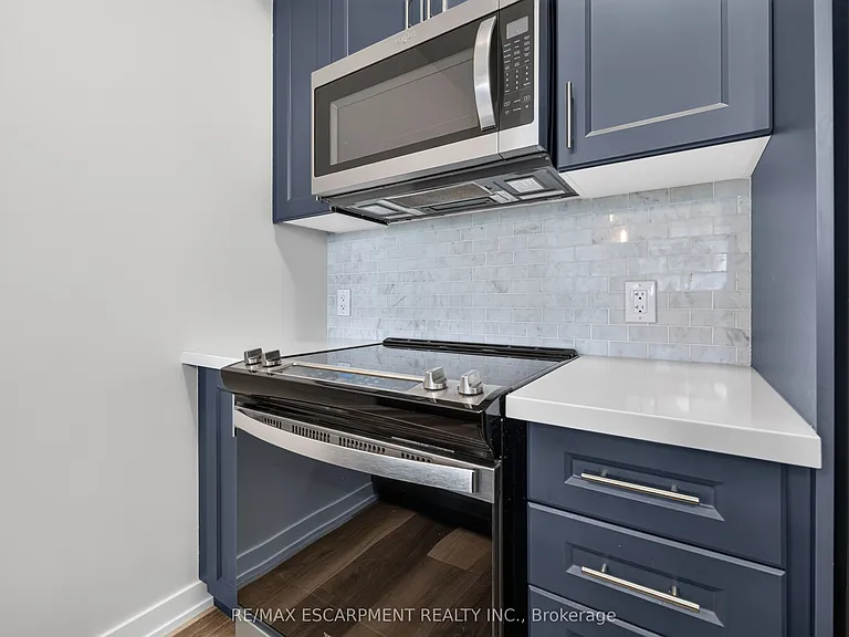 460 Dundas St E #522 — Photo 37