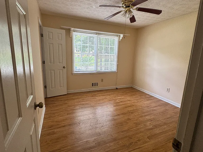 3186 Bruckner Blvd — Photo 13