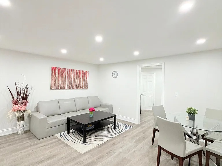 3477 Riverspray Cres — Photo 13