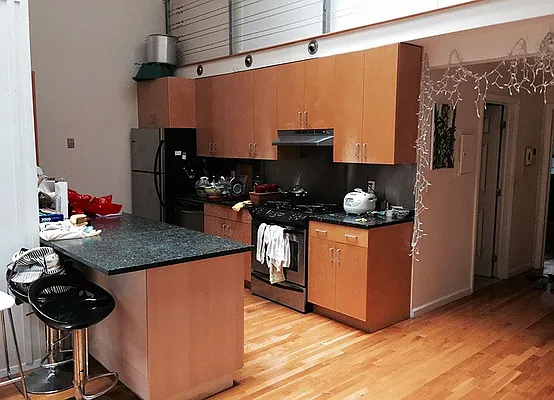 Rented by Warburg | media 4